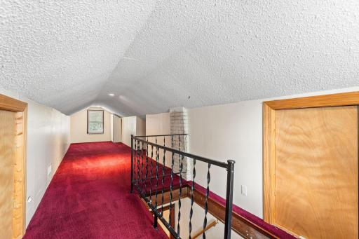 2548 17th Avenue E, North Saint Paul, MN 55109