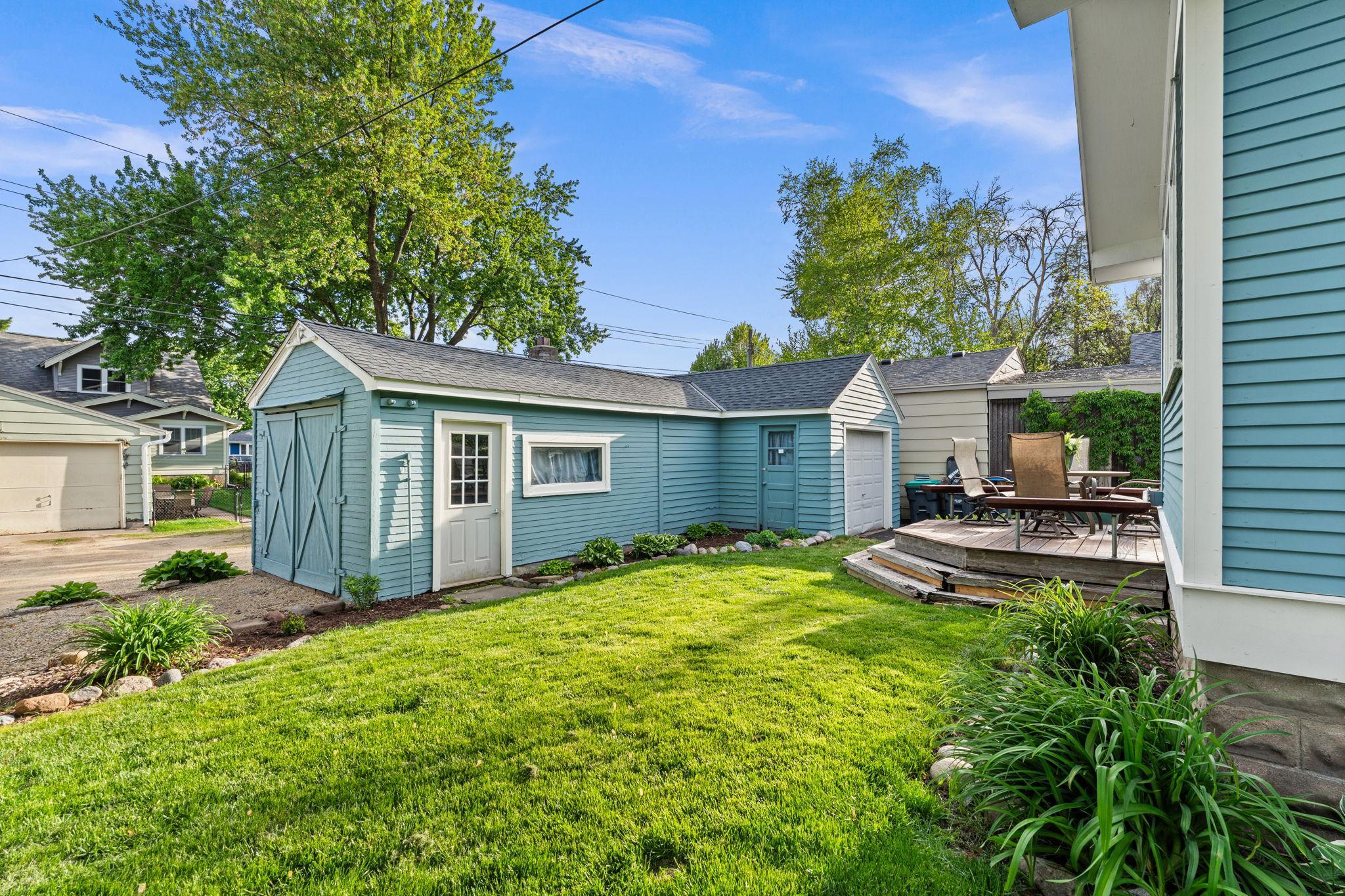 Nice yard with some privacy.