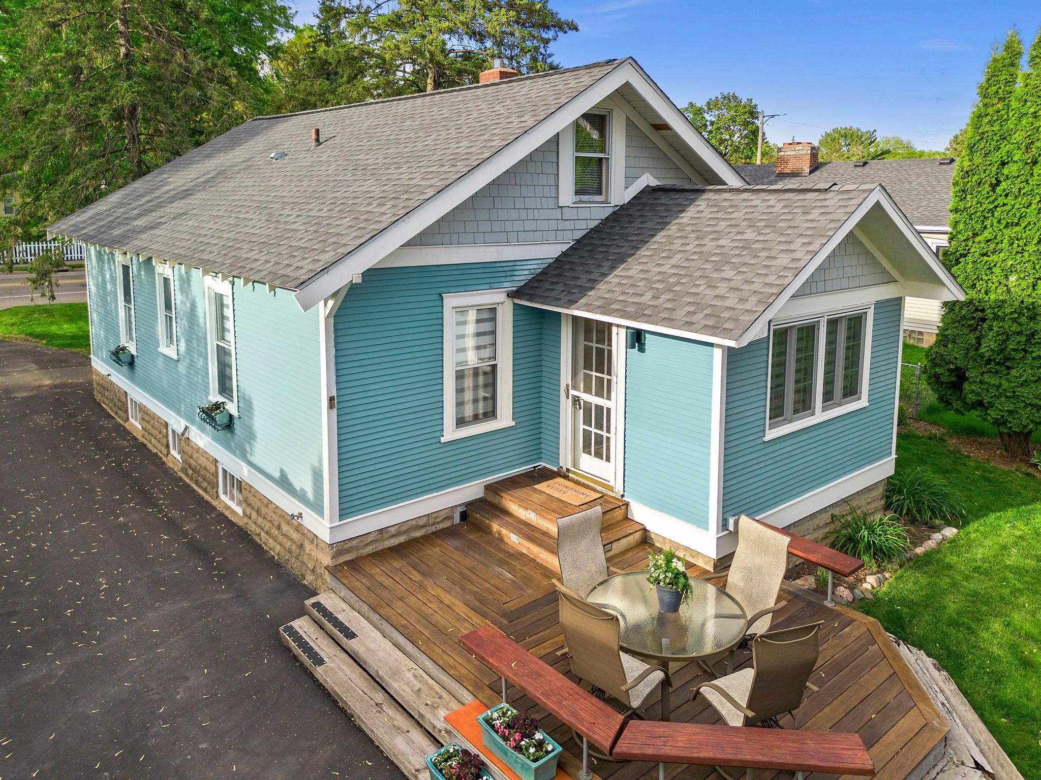 Easy entertaining deck-right off the back door into the kitchen area.