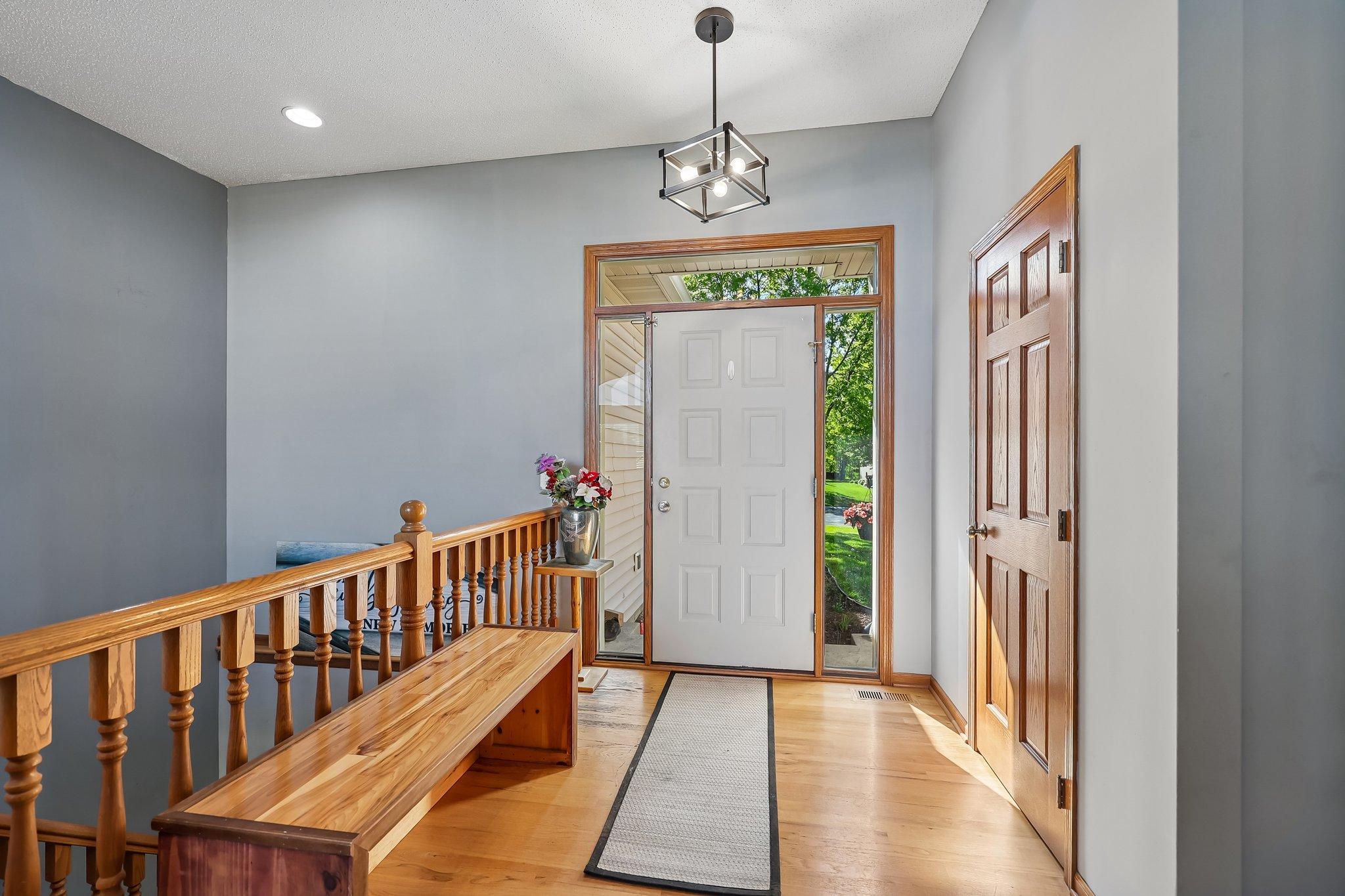 8-web-or-mls-Overlook Dr SE-S2105-008.jpg