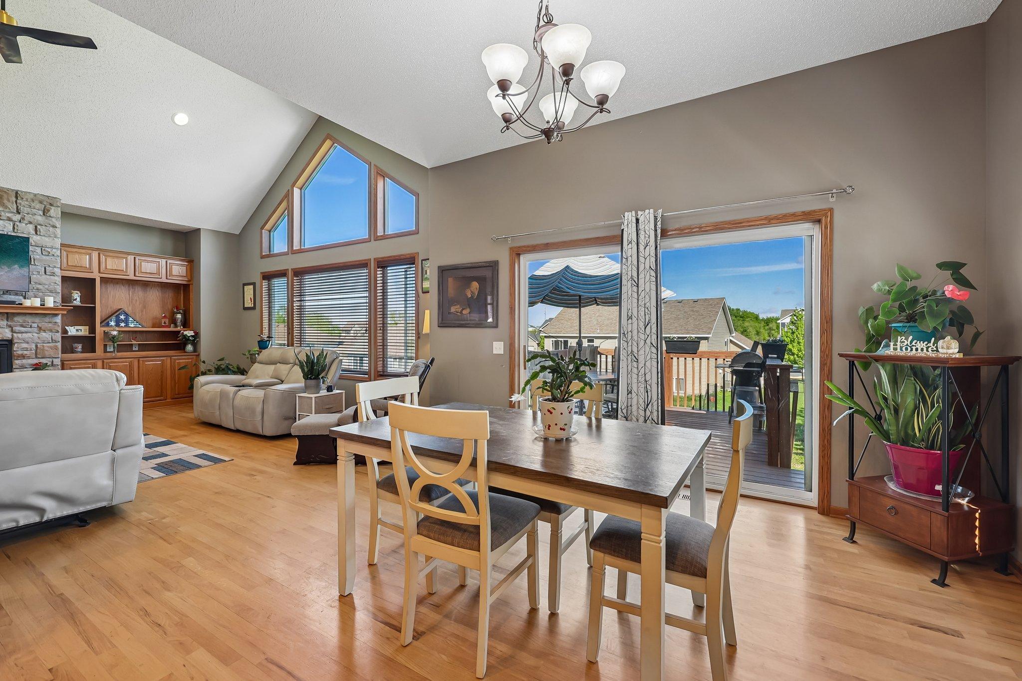 14-web-or-mls-Overlook Dr SE-S2105-014.jpg