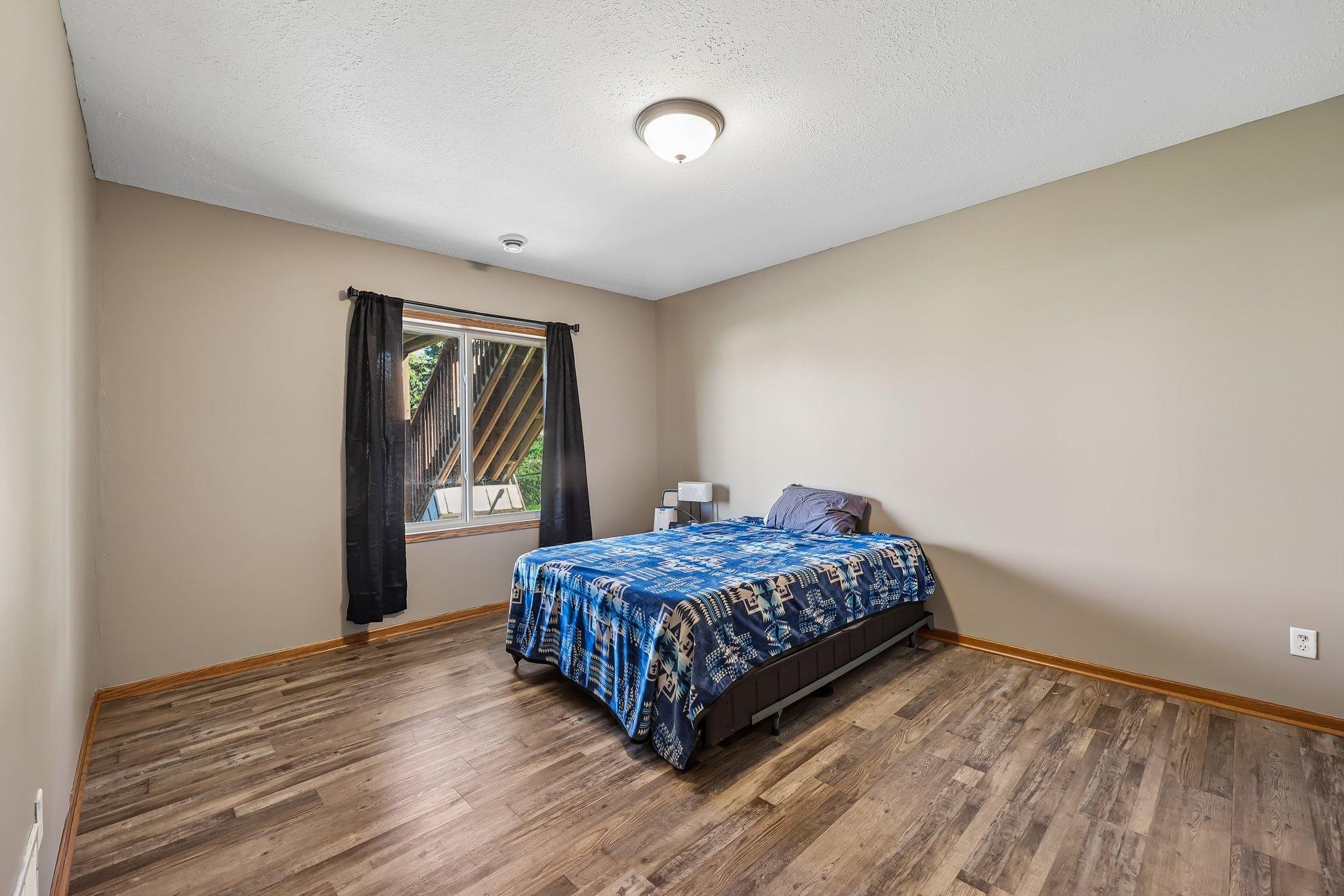 19-web-or-mls-Overlook Dr SE-S2105-019.jpg