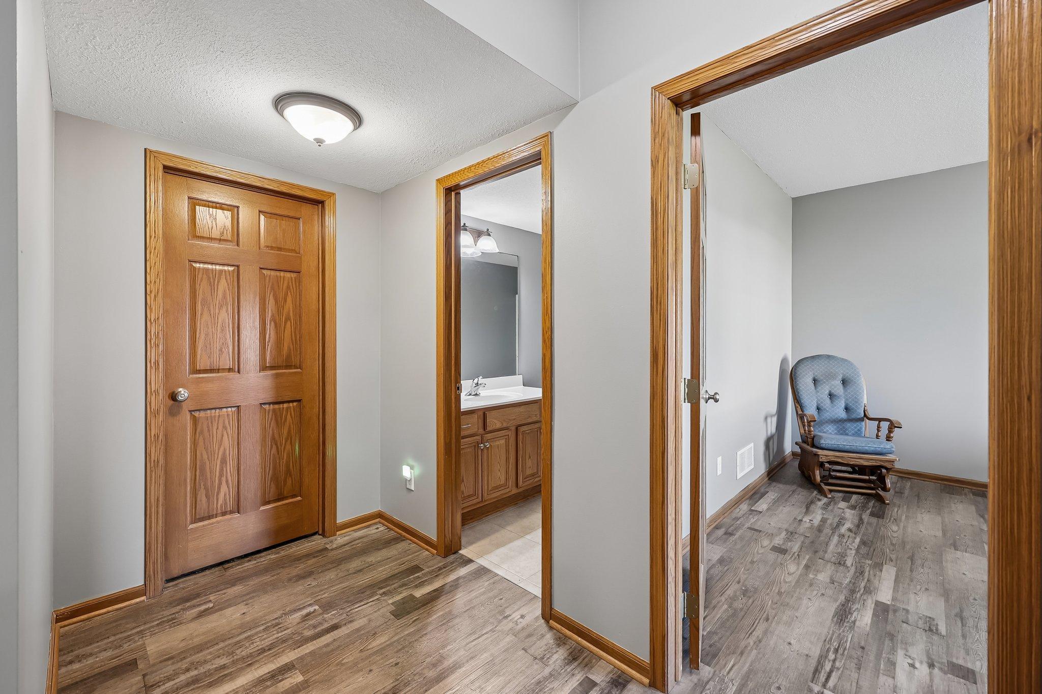 23-web-or-mls-Overlook Dr SE-S2105-023.jpg