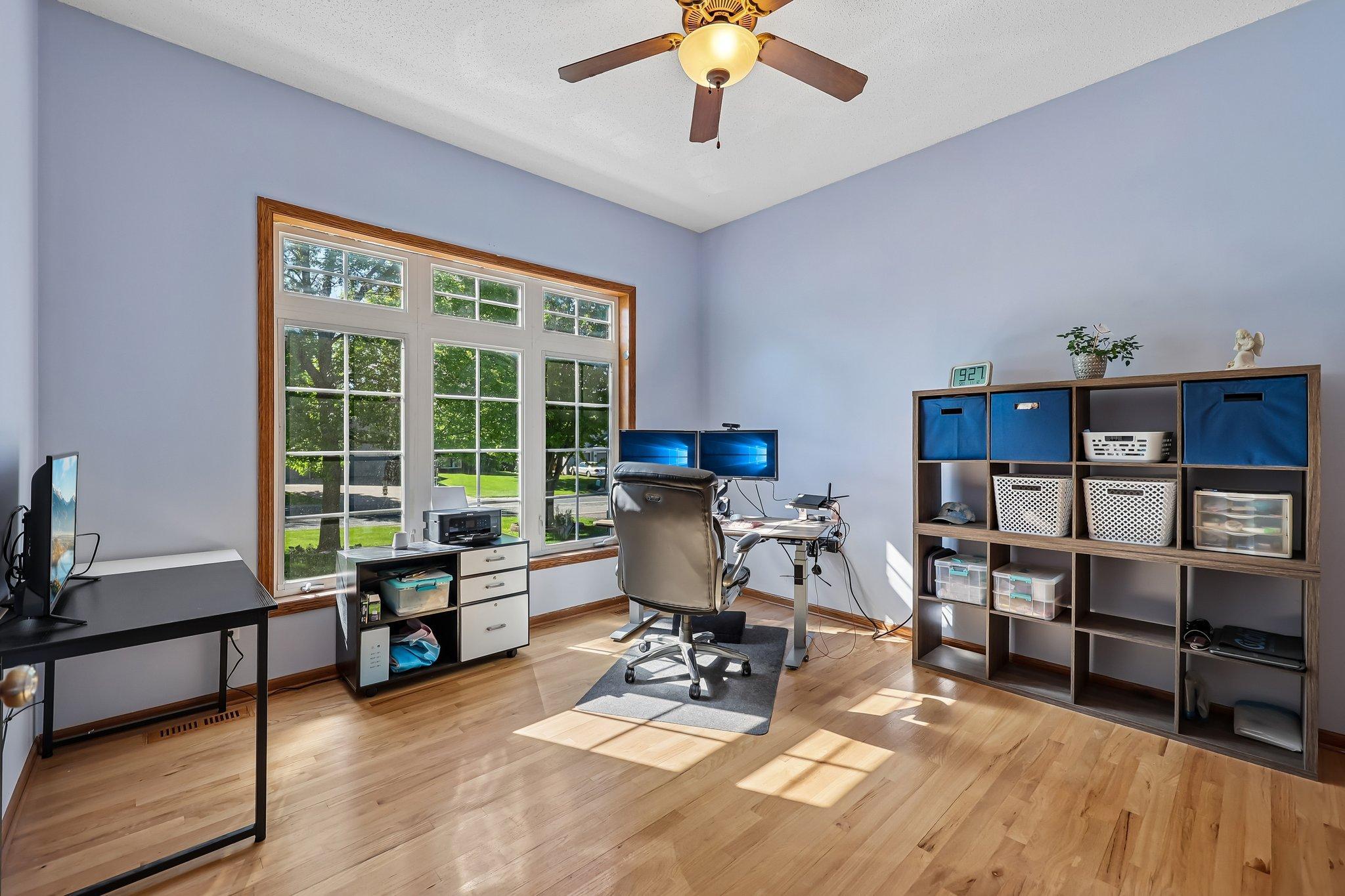 32-web-or-mls-Overlook Dr SE-S2105-032.jpg