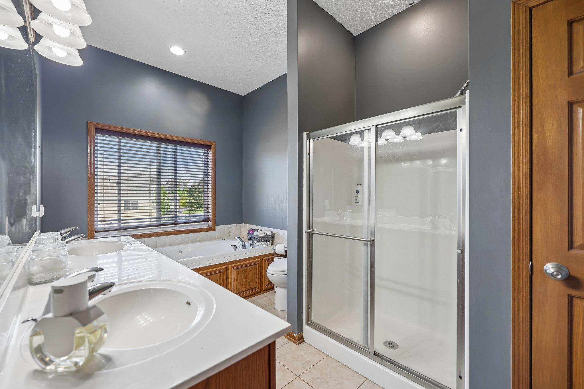 37-web-or-mls-Overlook Dr SE-S2105-037.jpg