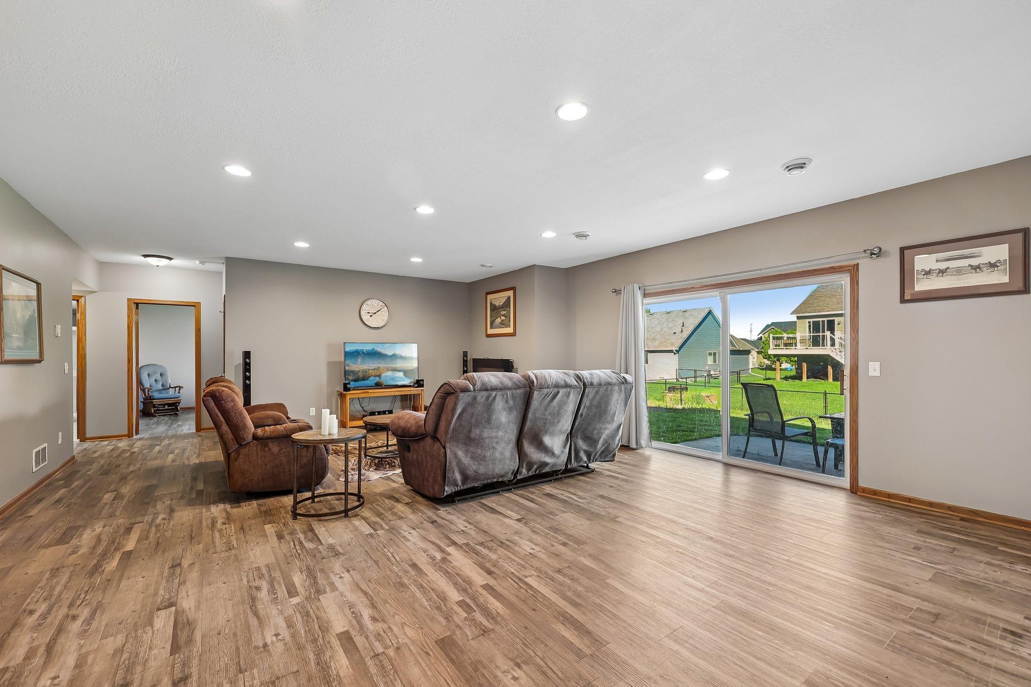 42-web-or-mls-Overlook Dr SE-S2105-042.jpg