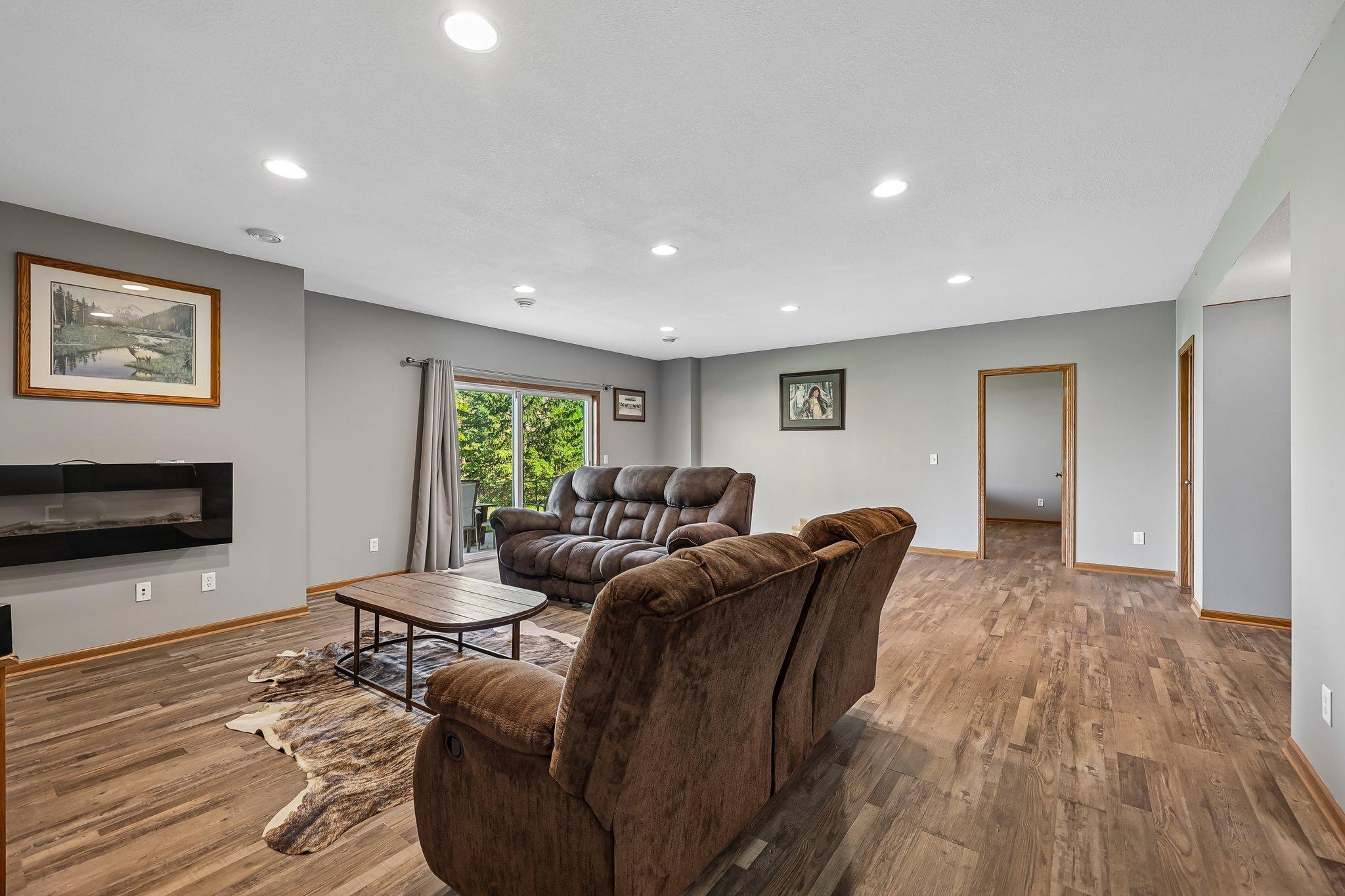 45-web-or-mls-Overlook Dr SE-S2105-045.jpg