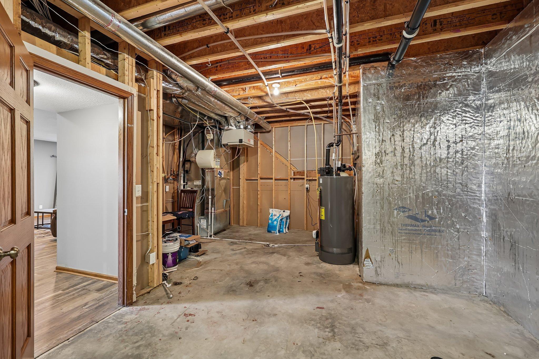 46-web-or-mls-Overlook Dr SE-S2105-046.jpg