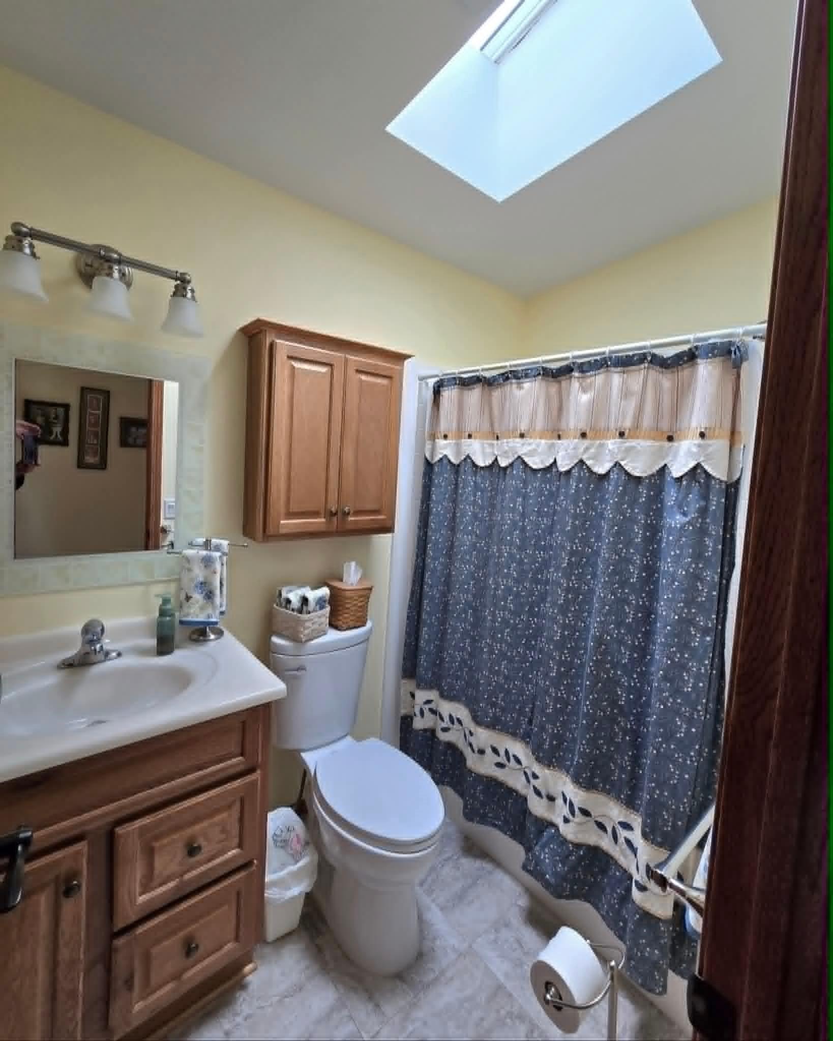 2nd full Bathroom