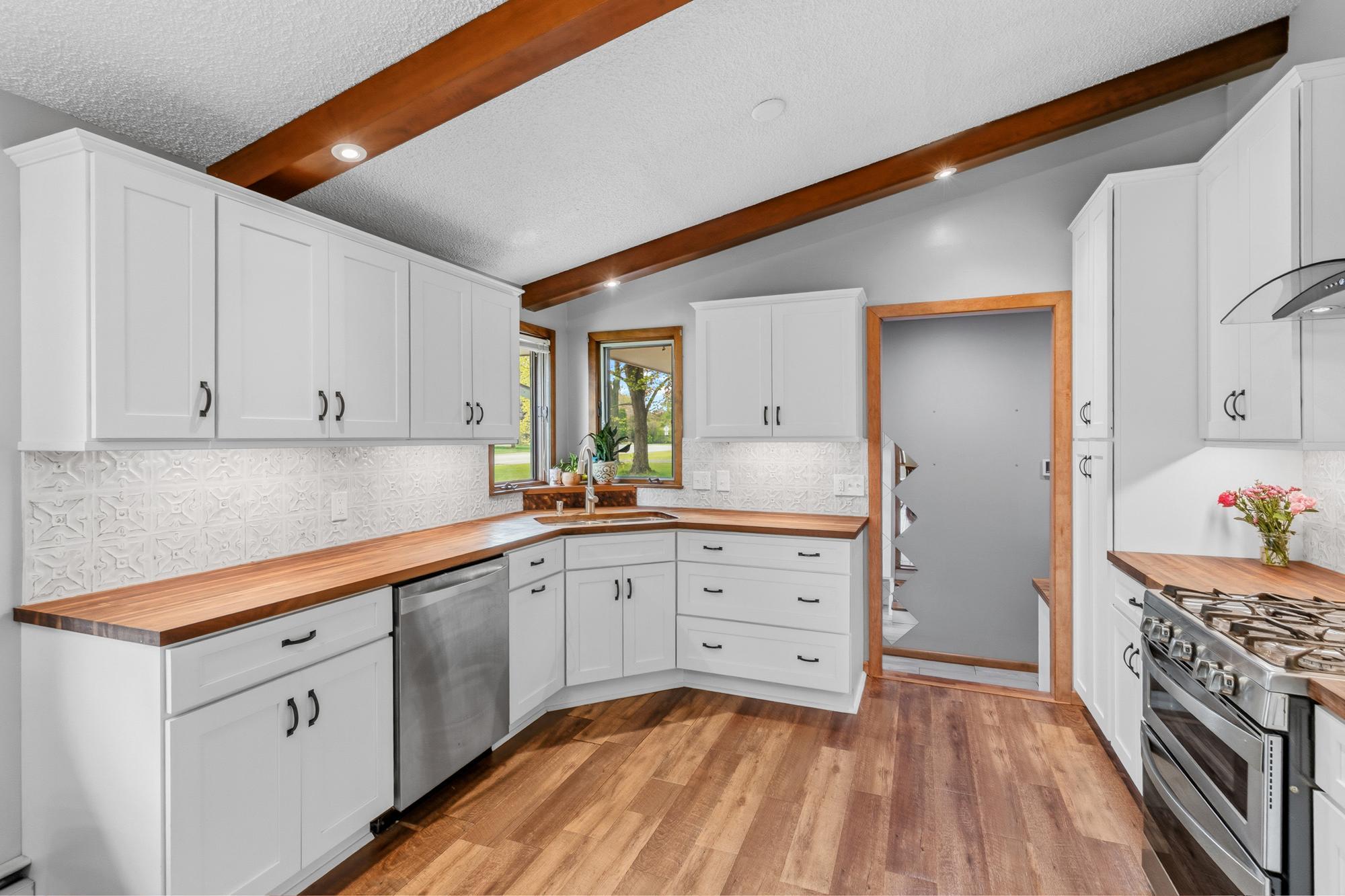 Beautiful cabinets and counters!
