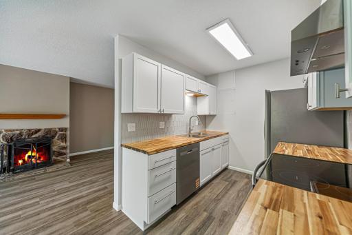 3320 River Bluff Drive, 83, Eagan, MN 55121