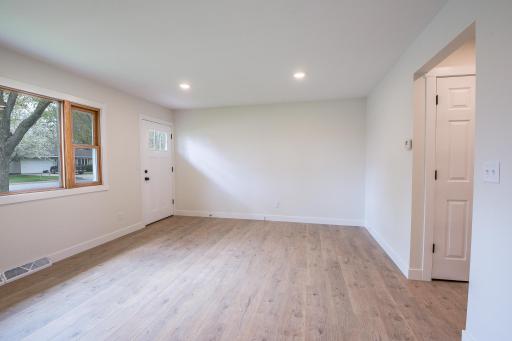 464 Main Street E, Richmond, MN 56368