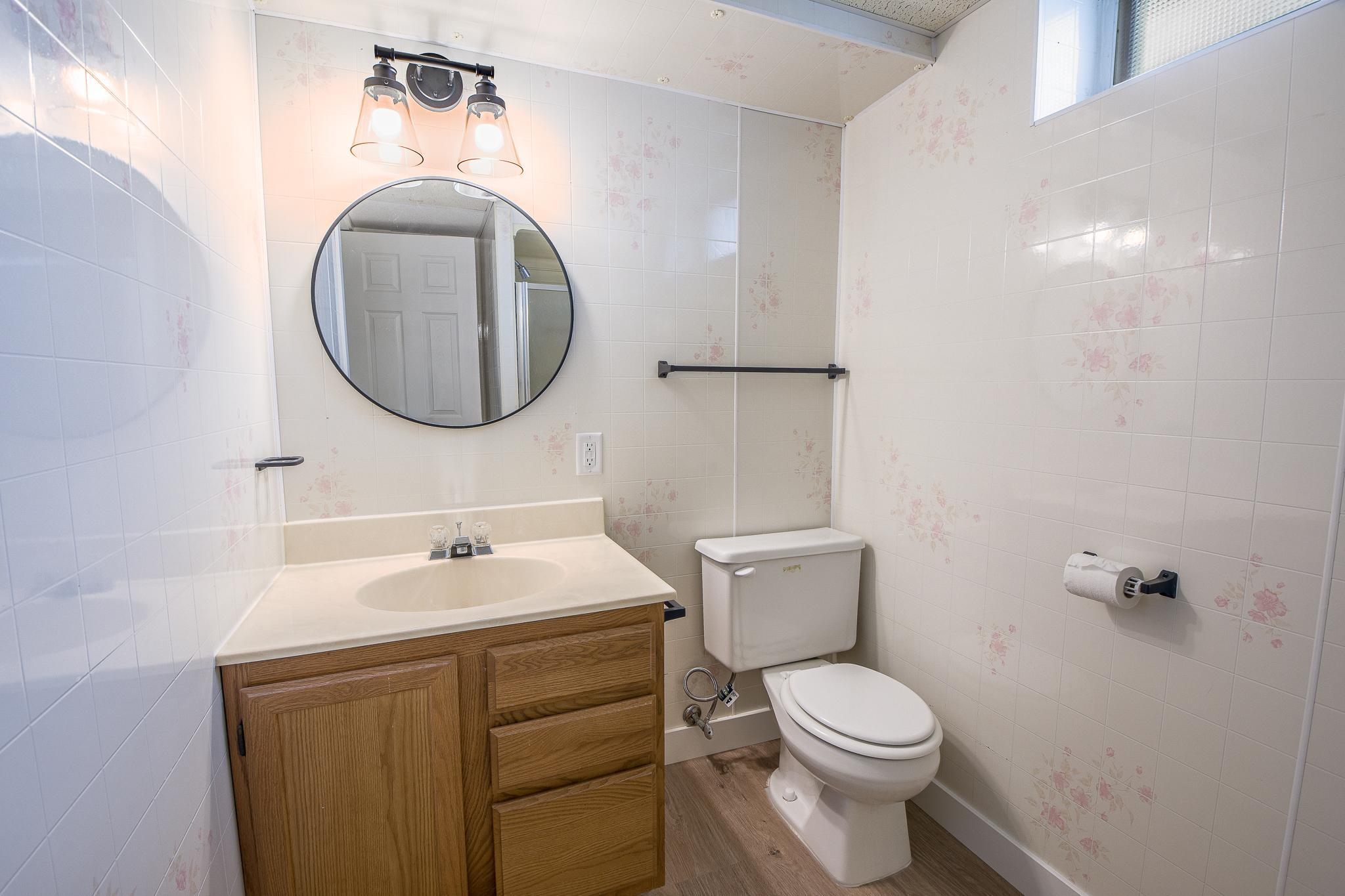 464 Main St E-34.jpg