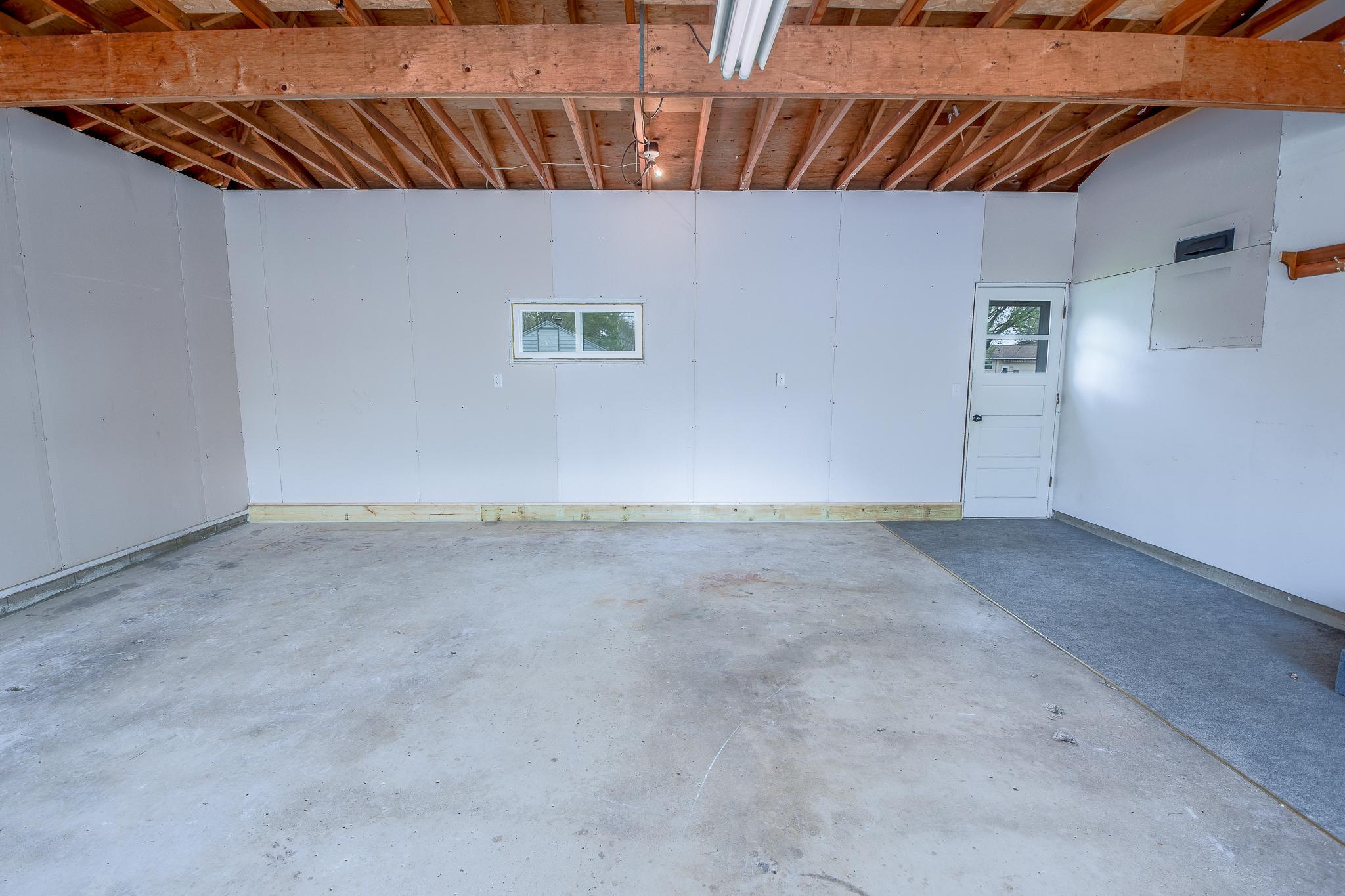 464 Main St E-36.jpg