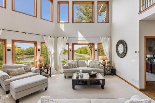 Vaulted ceilings and panoramic views never get old.