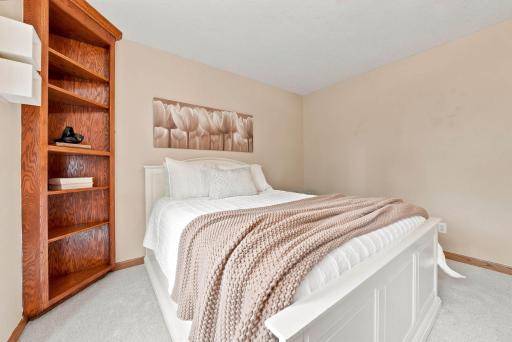 21420 Crimson Court, Lakeville, MN 55044