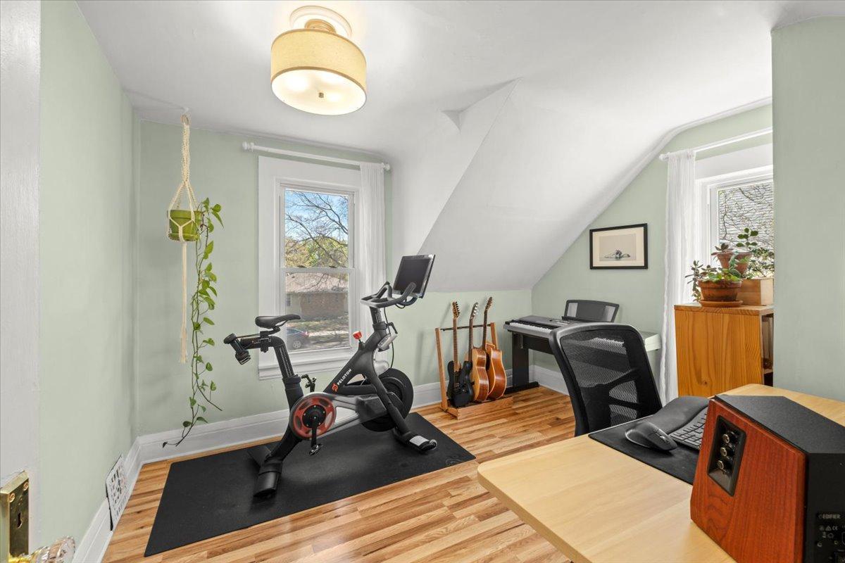 24-3322 39th Ave S-0024.jpg