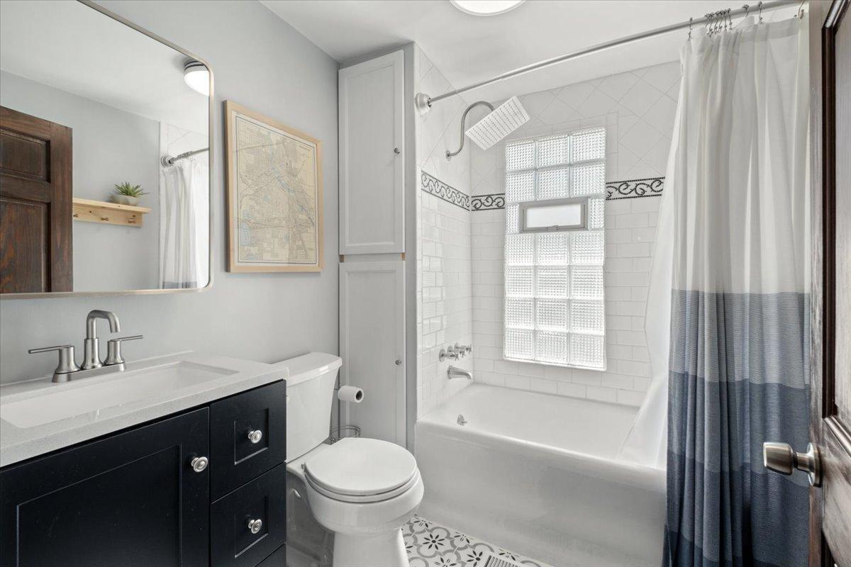 21-3322 39th Ave S-0021.jpg