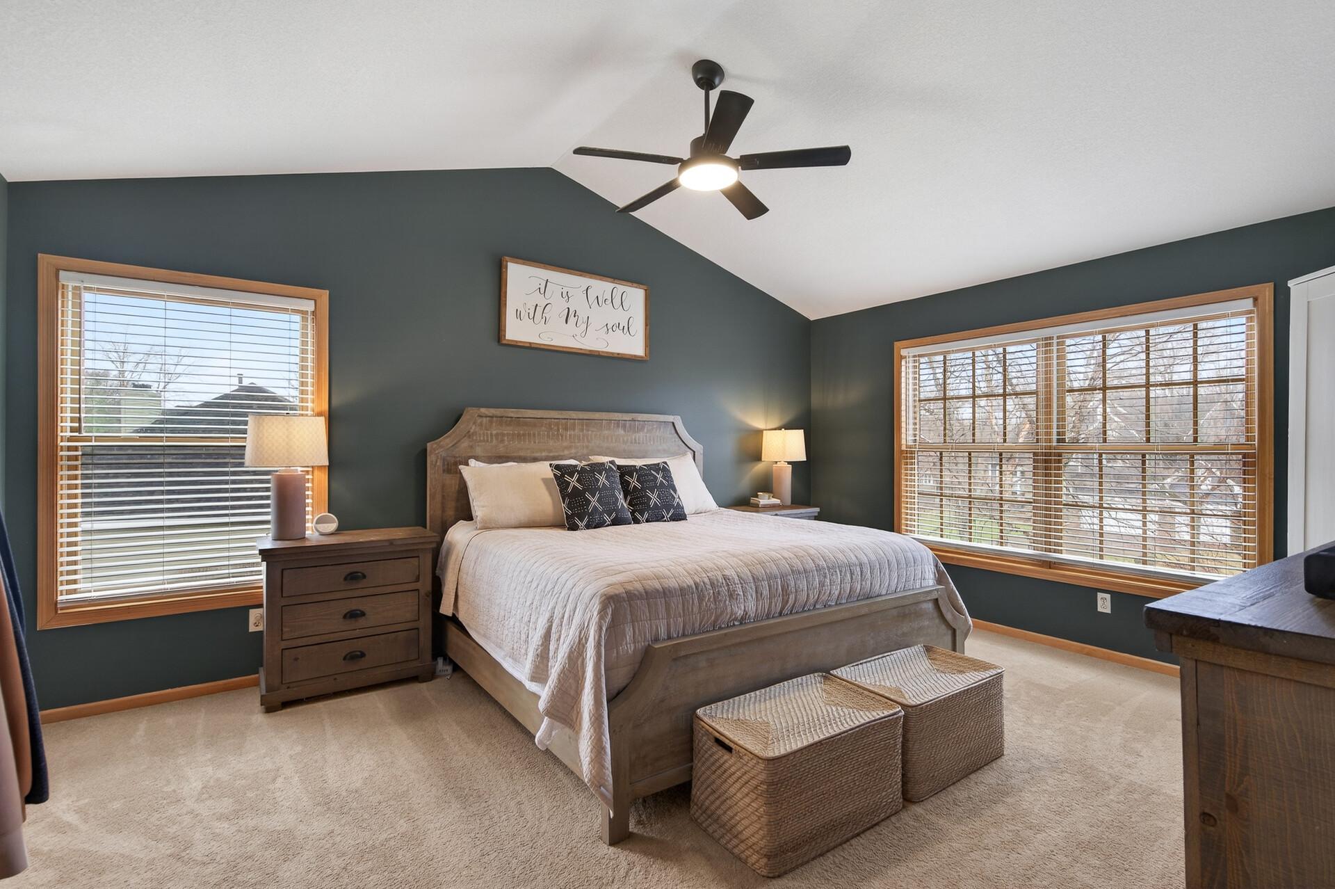 Primary suite (king size bed)