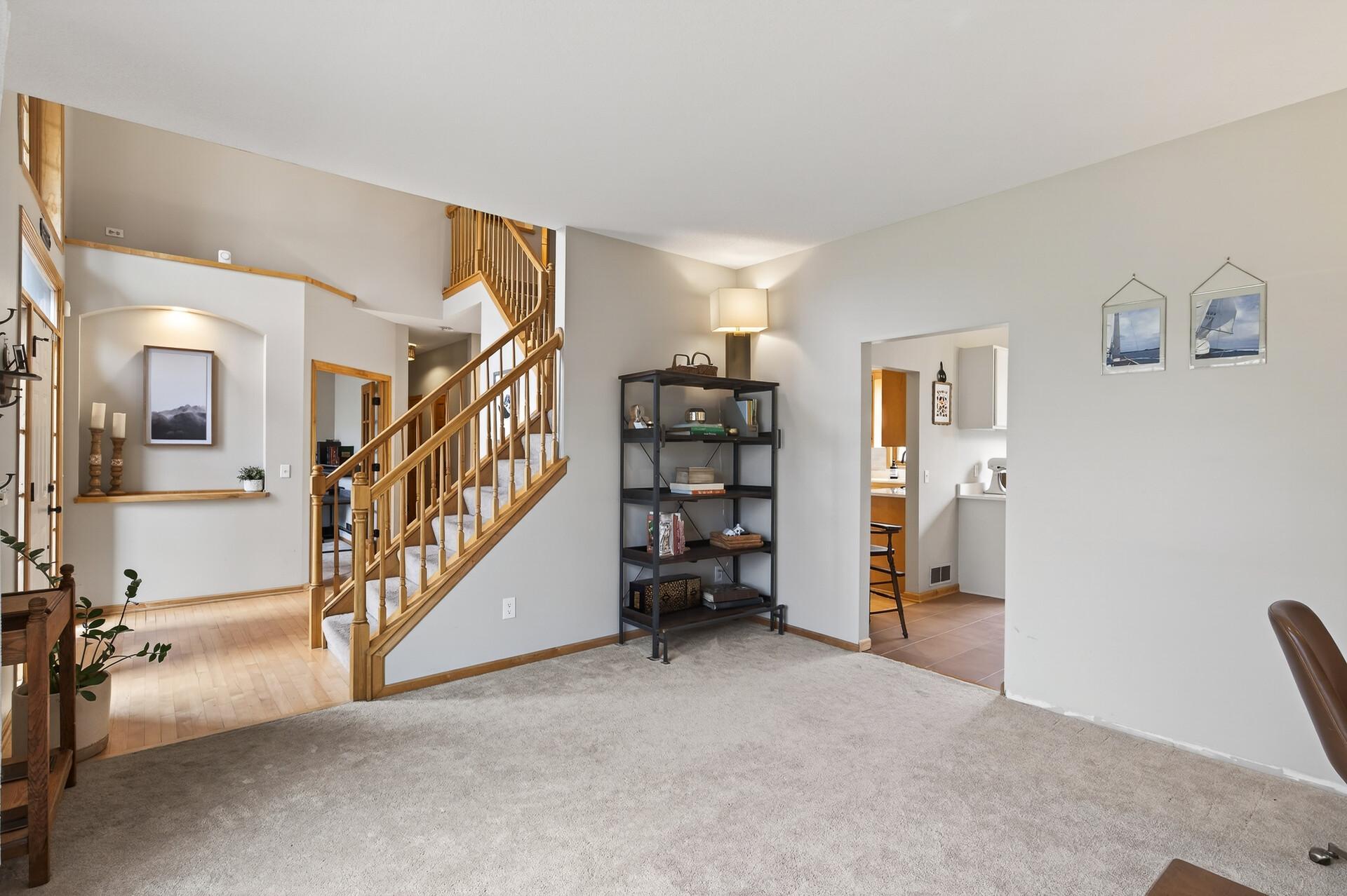 Sitting/bonus room