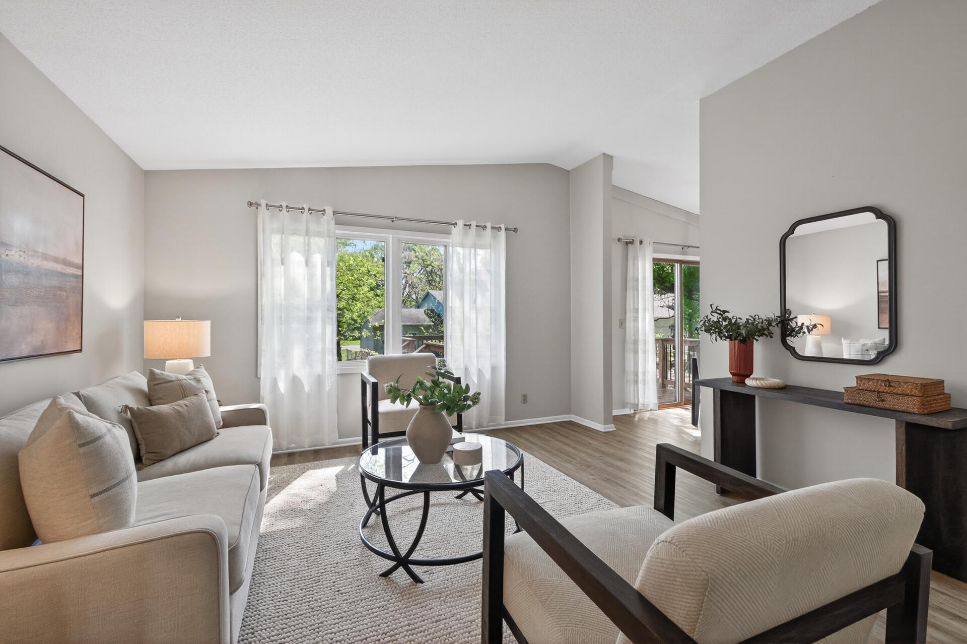Gorgeous LVP flooring throughout mainfloor