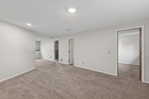 3054 Wilder Street N, Roseville, MN 55113