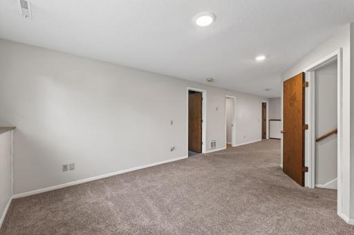3054 Wilder Street N, Roseville, MN 55113