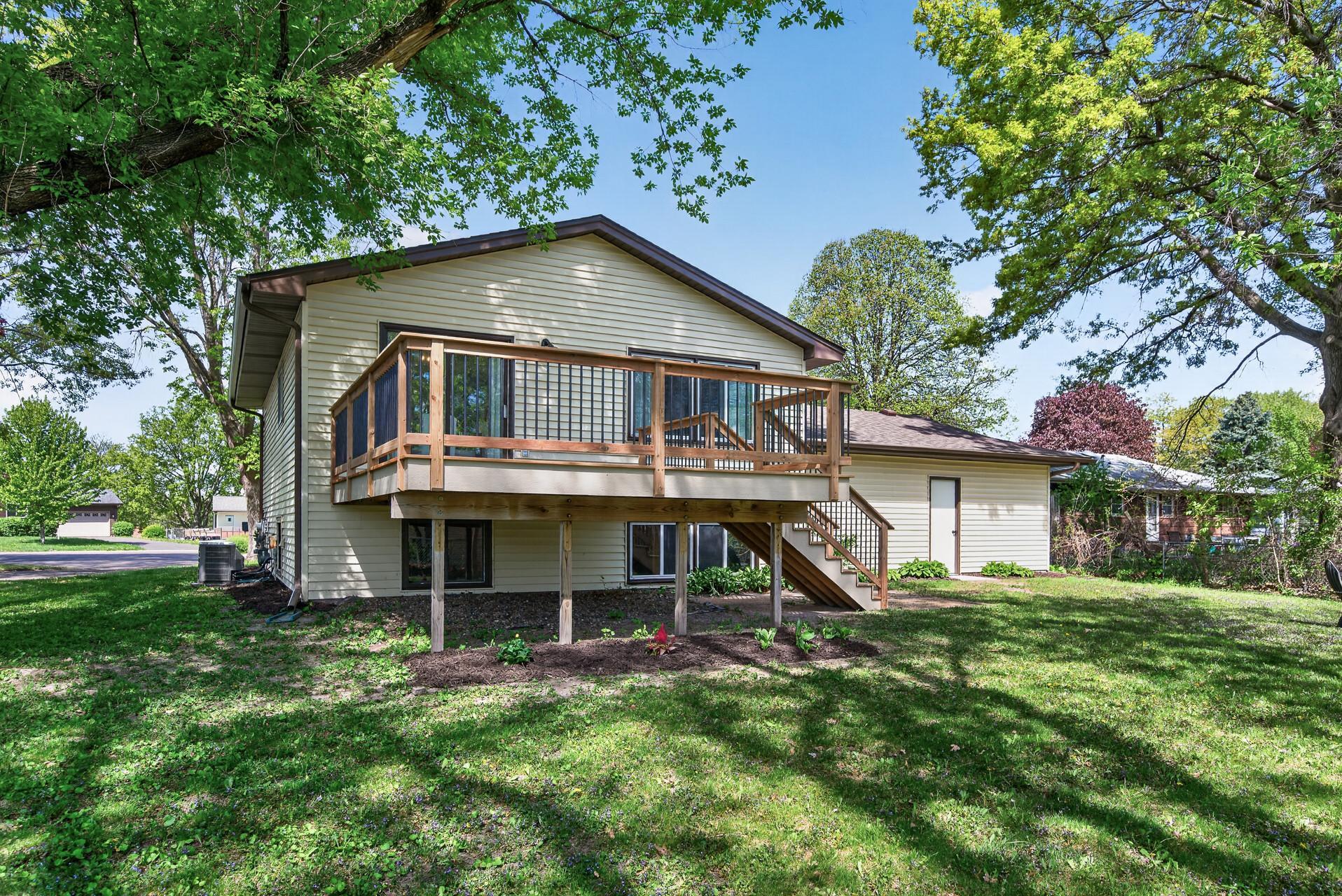 Enjoy this spacious backyard all season long!