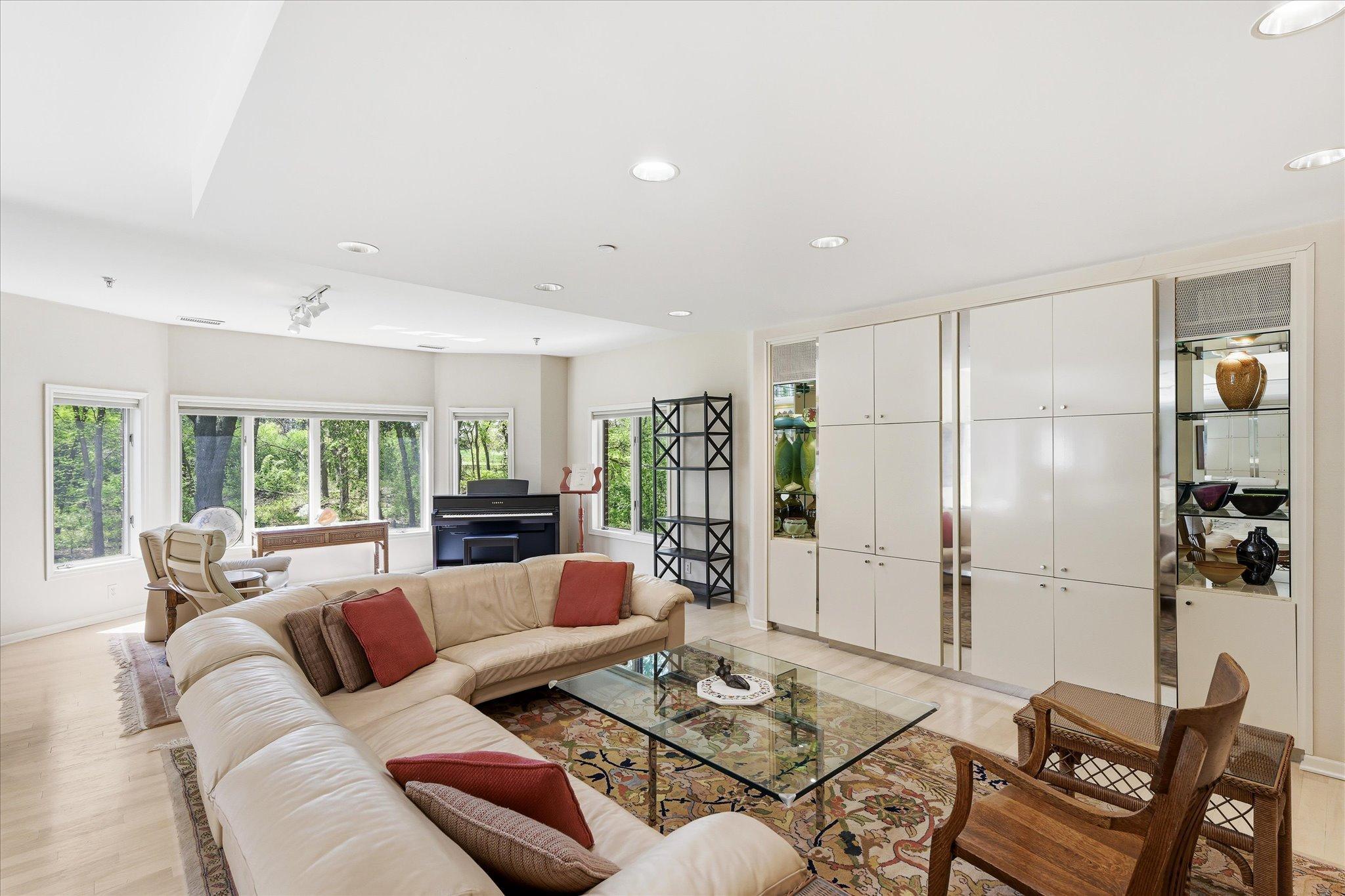 Built Ins Cabinetry
