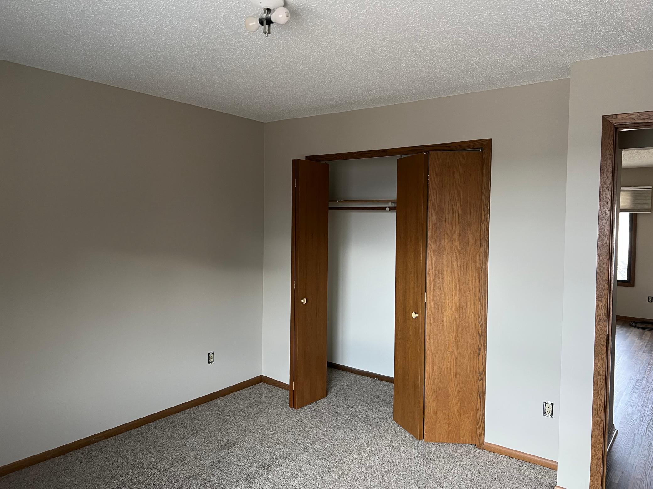 1615 Bedroom !.jpg