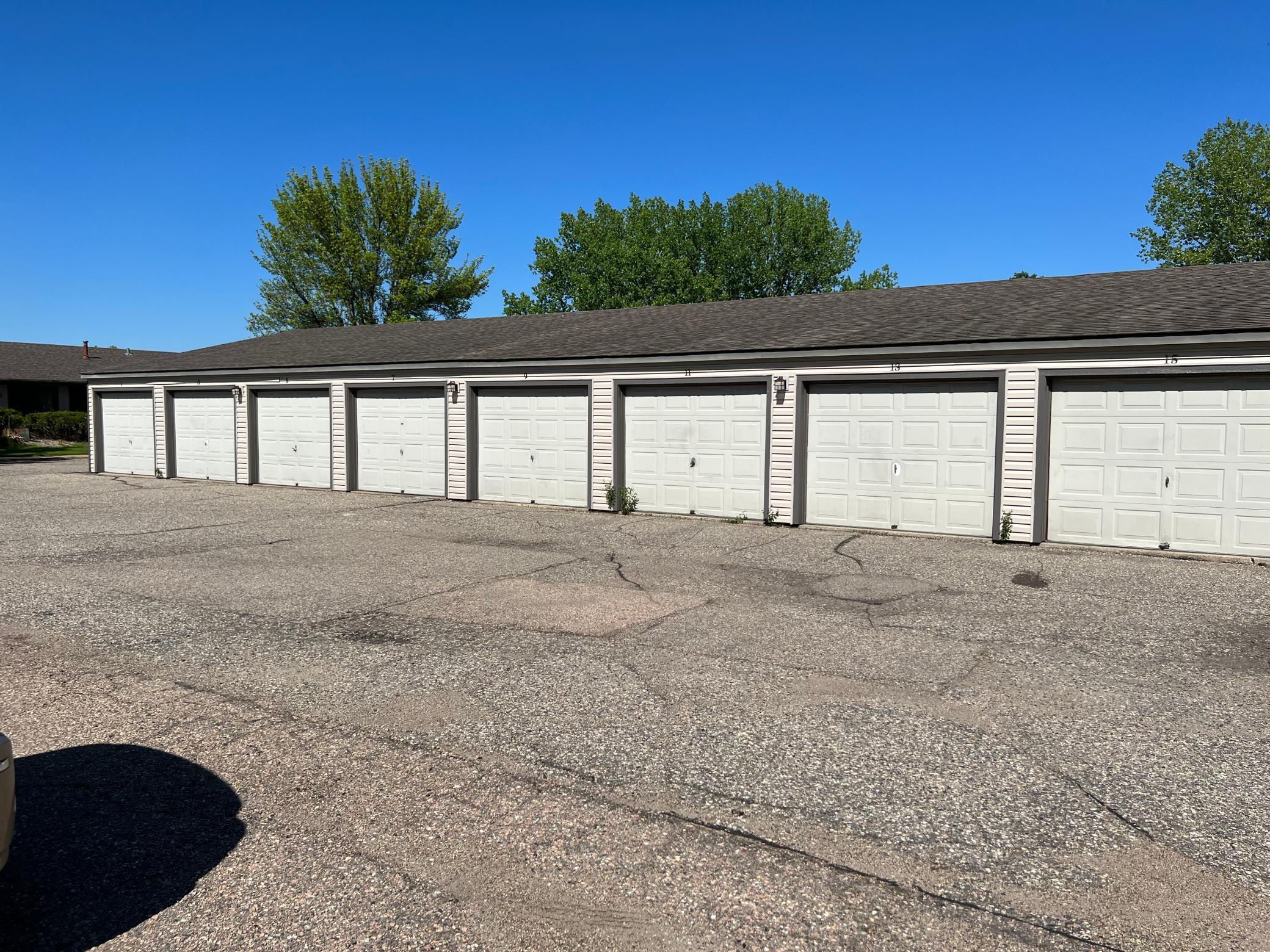 garages.jpg