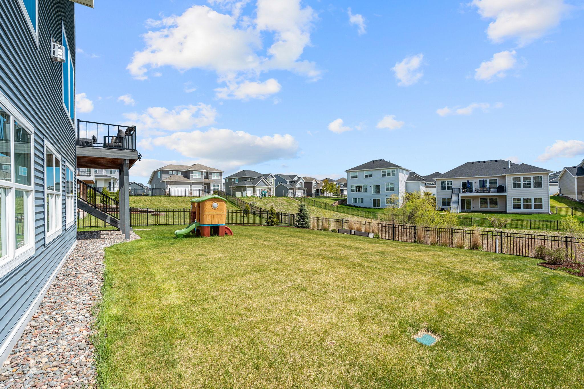 4-web-or-mls-15605 116th Ave N-4.jpg