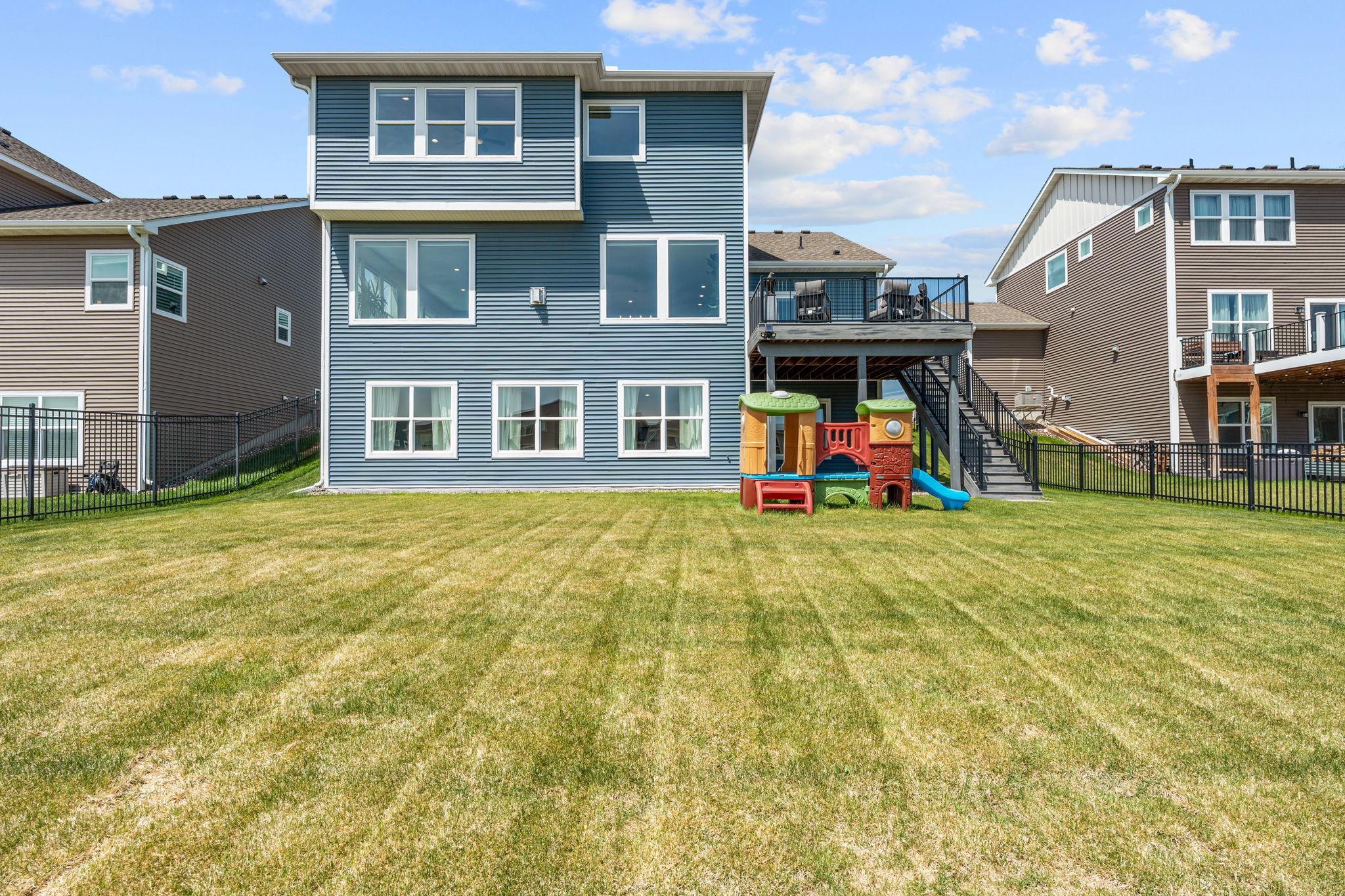5-web-or-mls-15605 116th Ave N-5.jpg