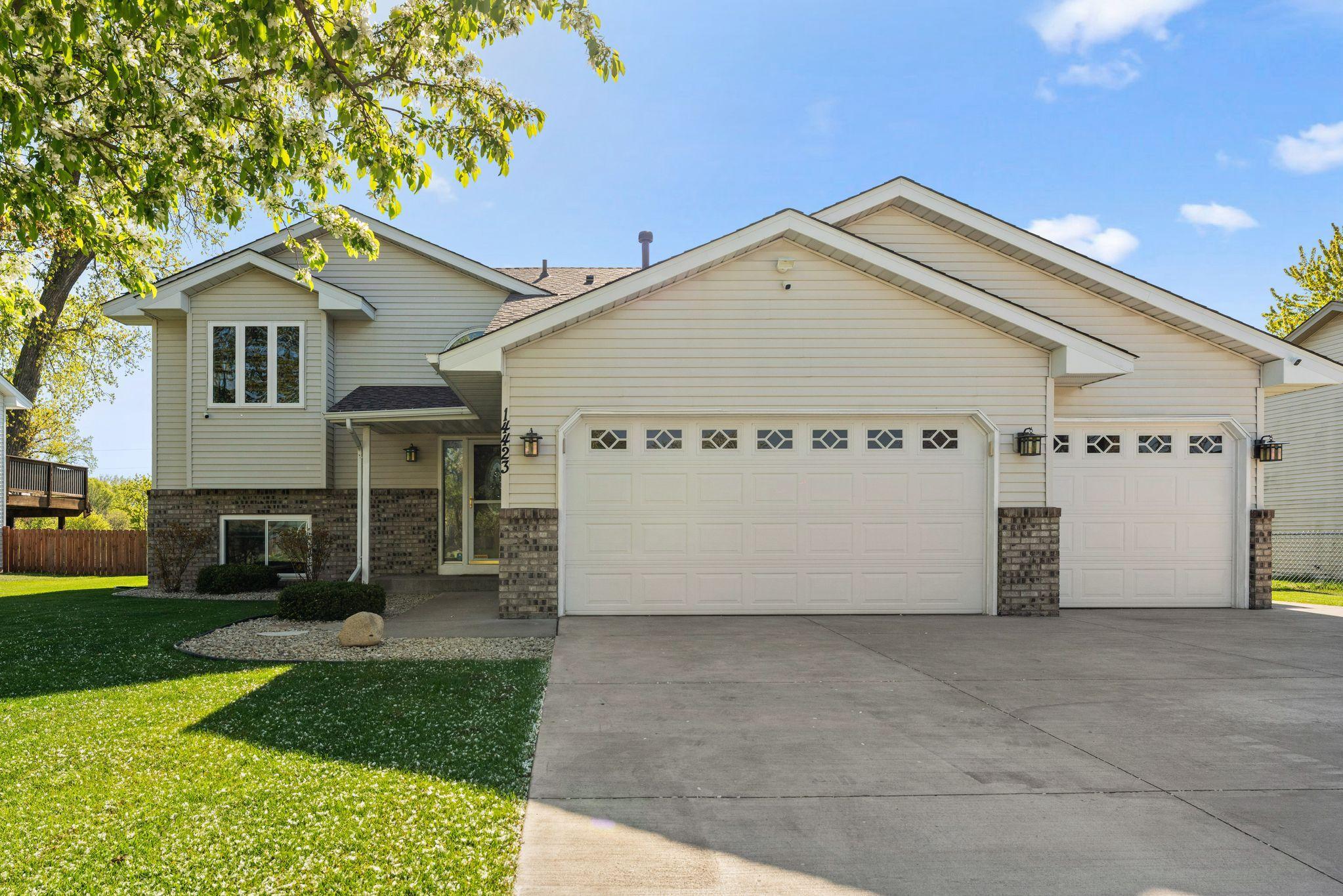 Welcome to 14423 Vale St!.jpg