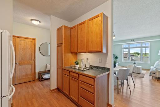 Did someone say more lighting? Undercabinet lights above all counters light up your workspace.