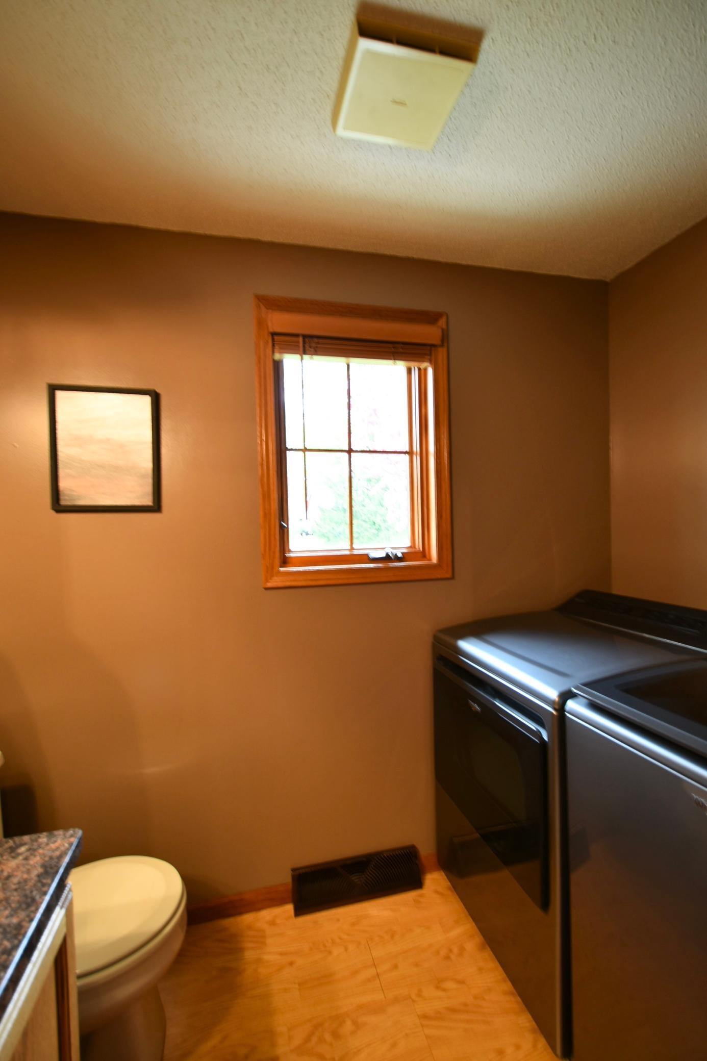 1/2 BATH & LAUNDRY