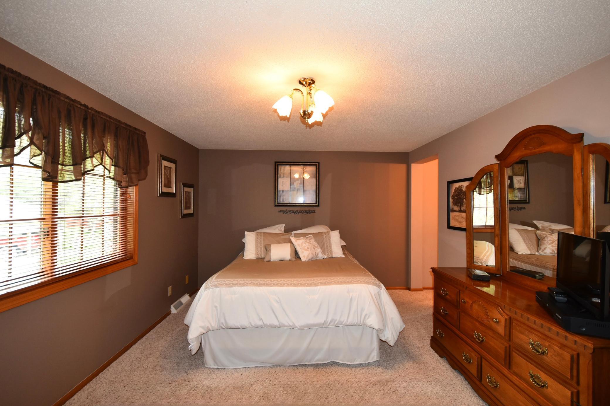 BEDROOM 3 MASTER