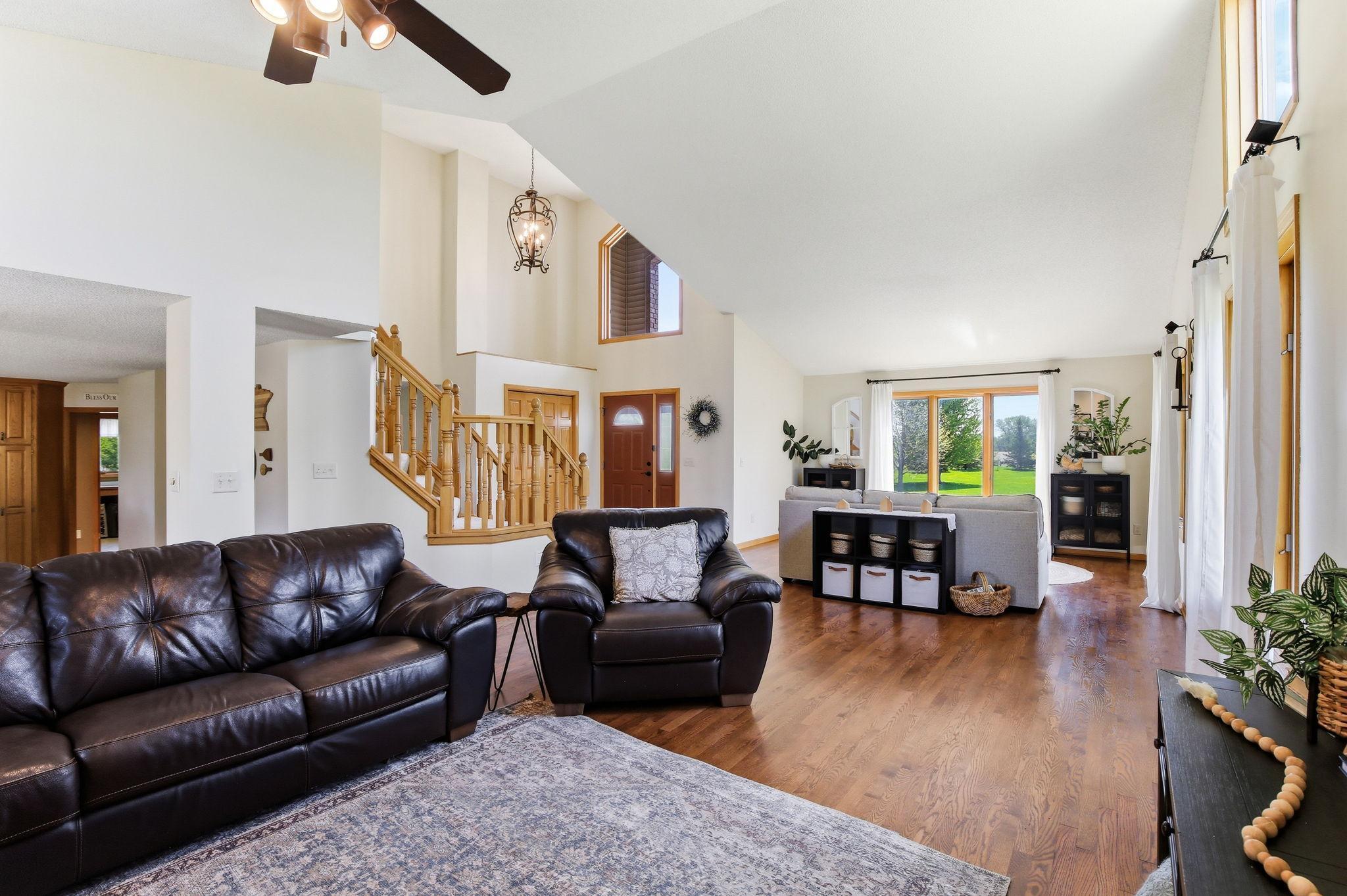 12-web-or-mls-5296-Salem-Ln-12.jpg