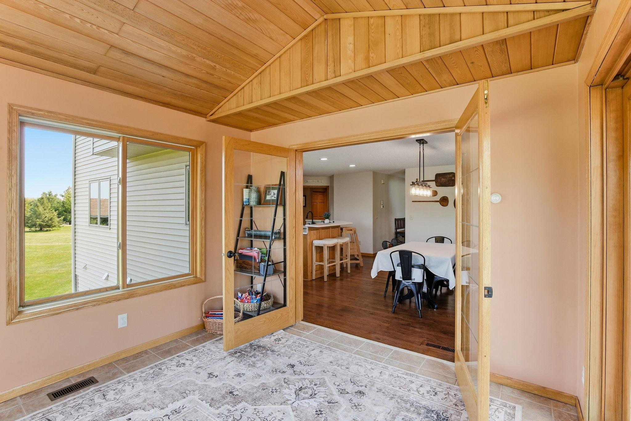 20-web-or-mls-5296-Salem-Ln-20.jpg