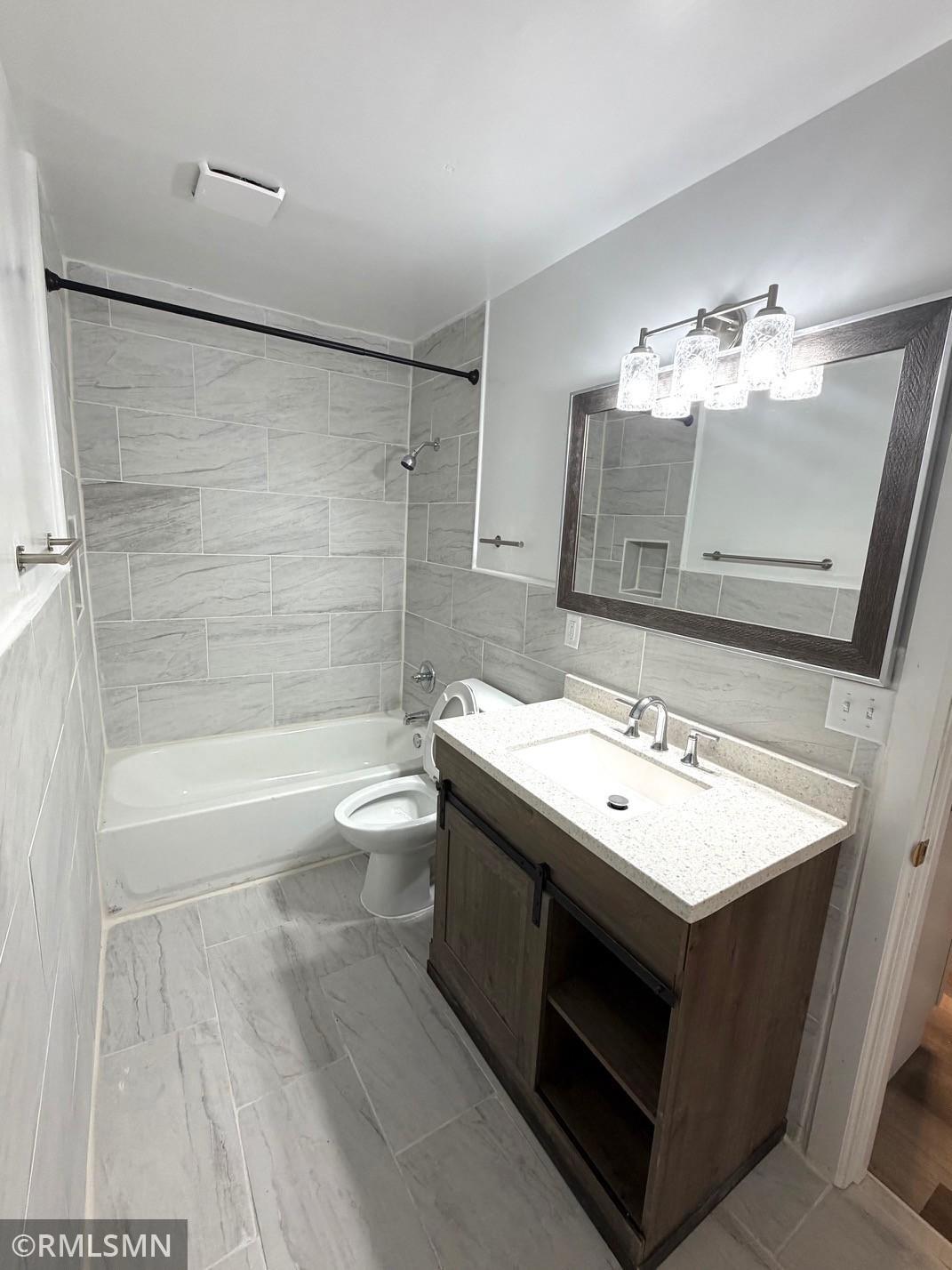 MAIN Level Bath