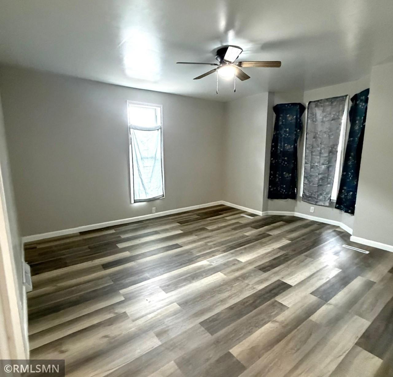 LIVINGROOM.jpg