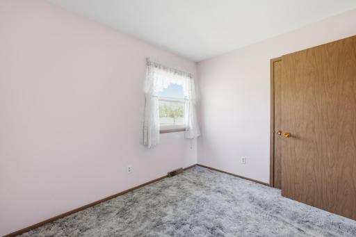 302 10th Avenue E, West Fargo, ND 58078