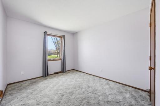 302 10th Avenue E, West Fargo, ND 58078