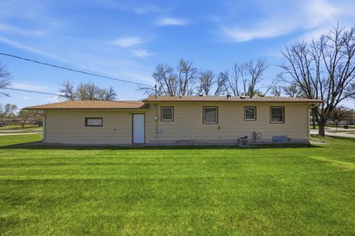 302 10th Avenue E, West Fargo, ND 58078