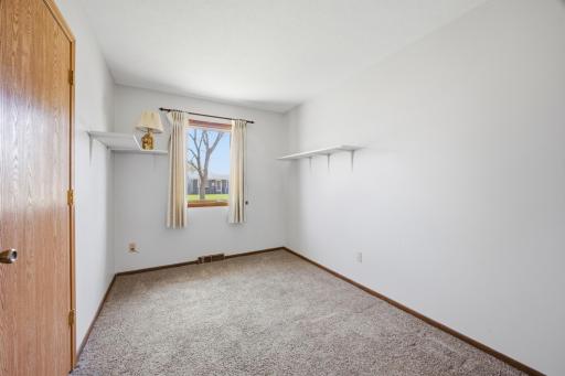 302 10th Avenue E, West Fargo, ND 58078