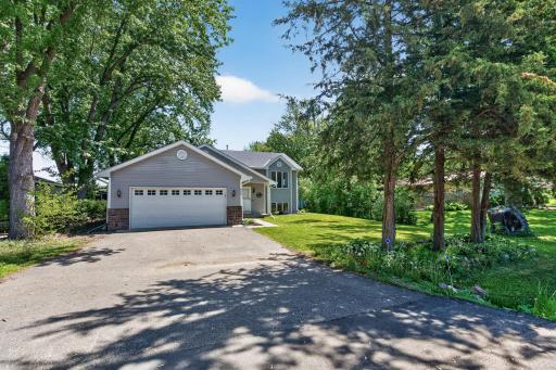 600 River Road W, Delano, MN 55328