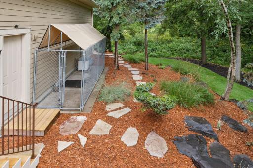 17' x 6' fenced concrete dog kennel with cover
