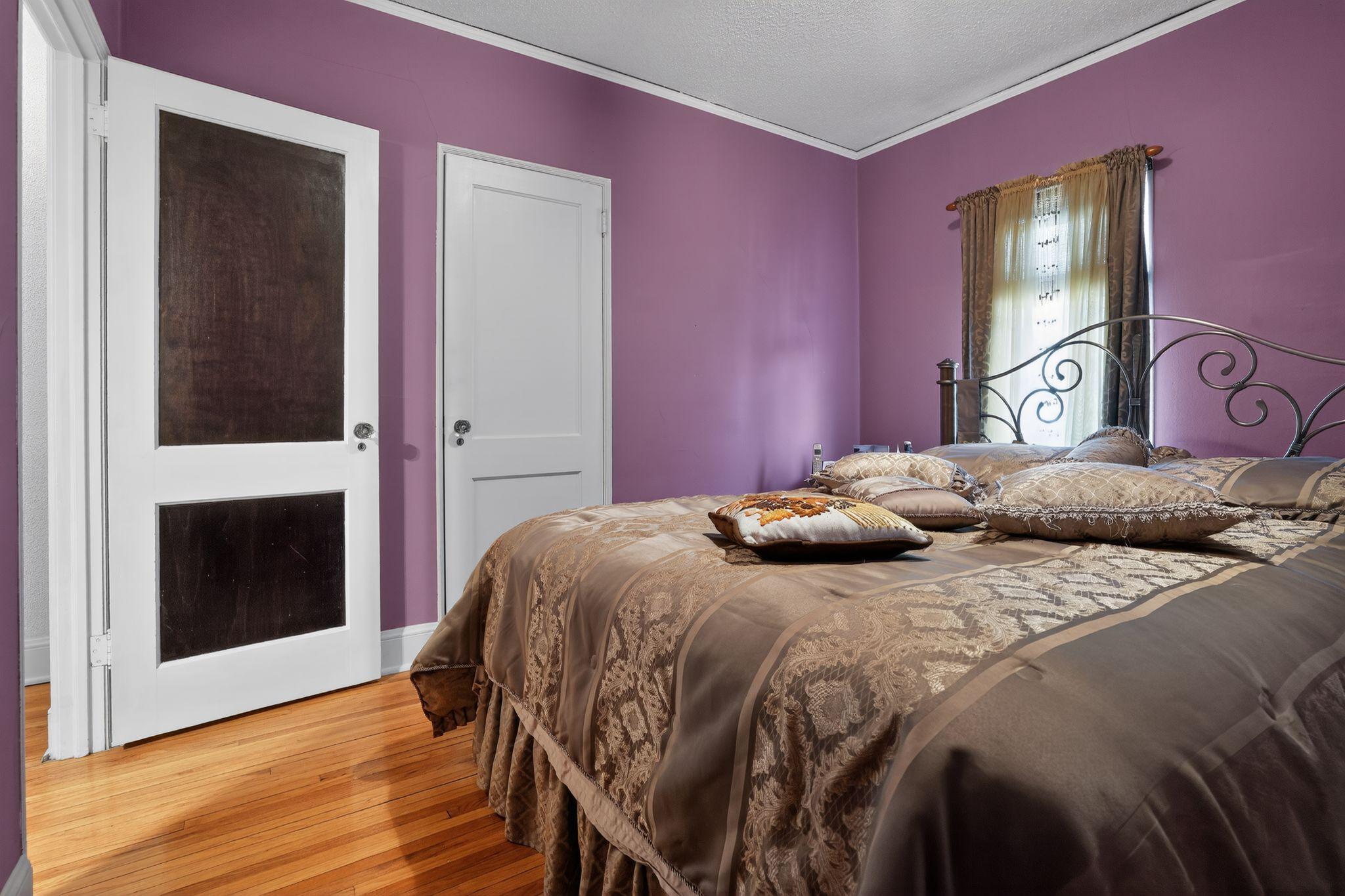 24_1393_Searle_St_St_Paul_MN_55130_USA-Bedroom-DSC08048.jpg