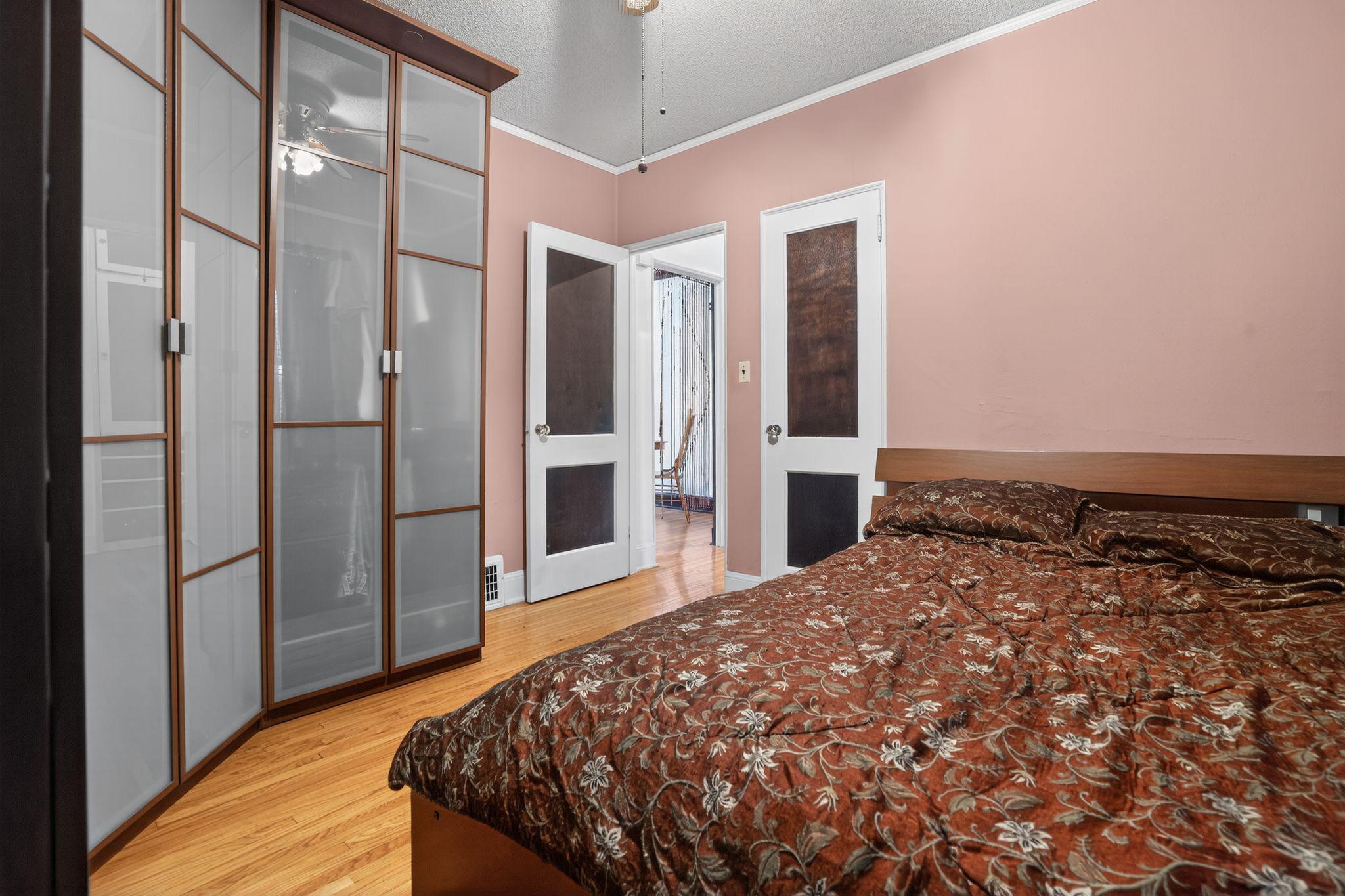 23_1393_Searle_St_St_Paul_MN_55130_USA-Bedroom-DSC08053.jpg