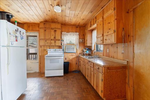 2014 W Frazer Bay Road, Cook, MN 55723